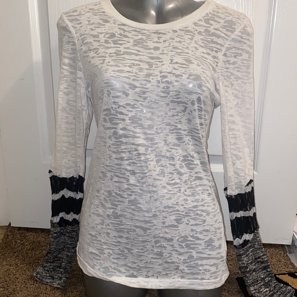 BKE white burnout shirt black lace sleeves